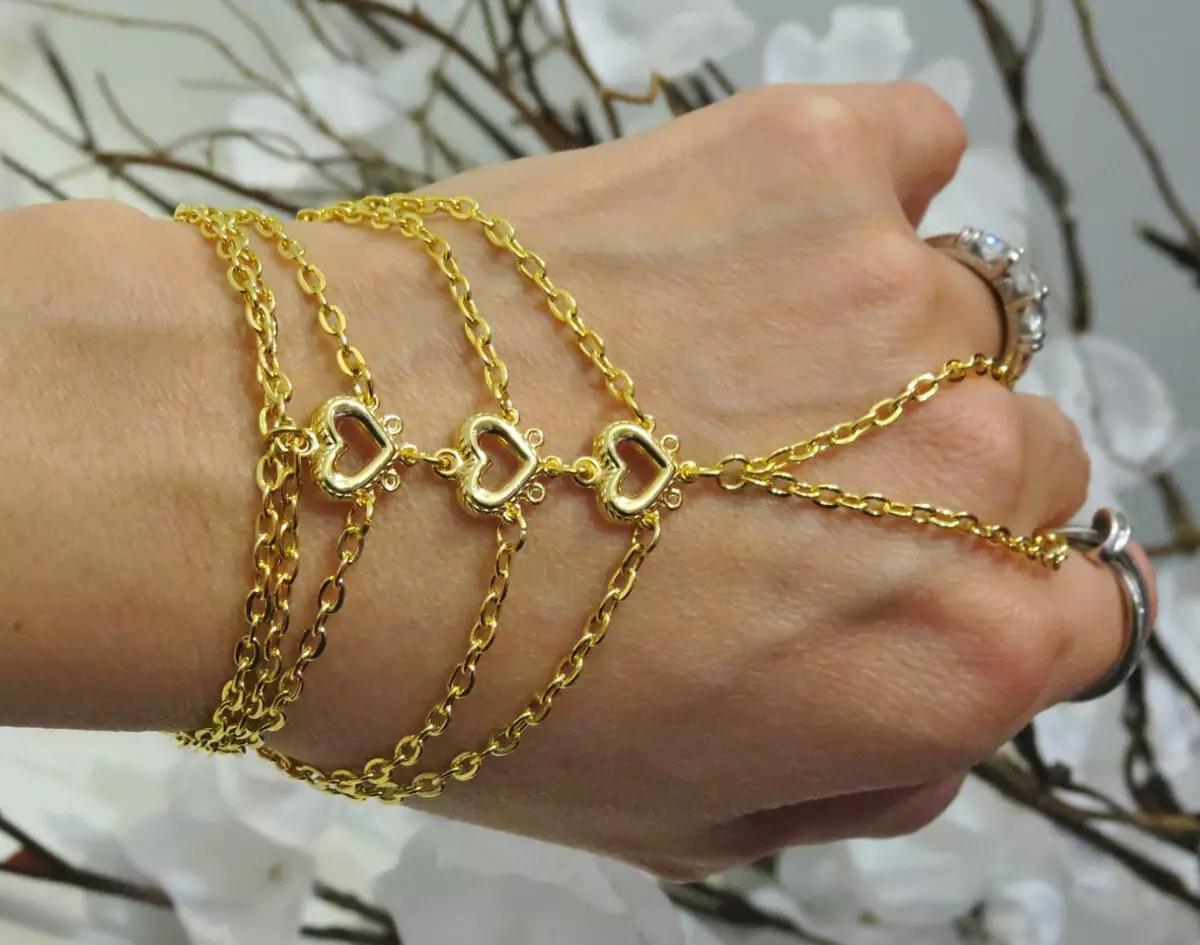 Gelang Chain (46 Foto): Model Chain Wanita ing tangan, Perhiasan lan Perhiasan 3049_6