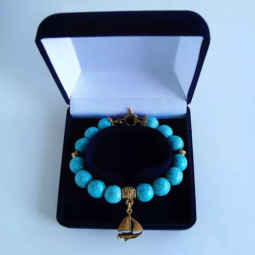 Turquoise bracelet (54 mga larawan): Nagtatampok ng mga modelo ng turkesa na gawa sa natural na mga bato 3053_54