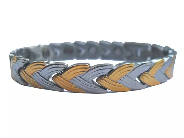 Metal Bracelet fir Stonnen (71 Fotoen): Wéi schaarf weiblech Handgelenk Modeller vu schwaarz a wäiss, wéi se botzen 3066_24