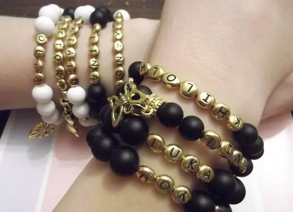 Personal Bracelets (63 foto): Model bernama Beads dan Moulin, Cara Melakukannya 3073_14