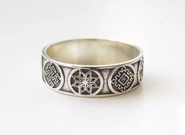 Anelli Slavic (77 foto): Anelli di carattere con simboli di antichi slavi e rune, modelli di vimini femmina 3095_18
