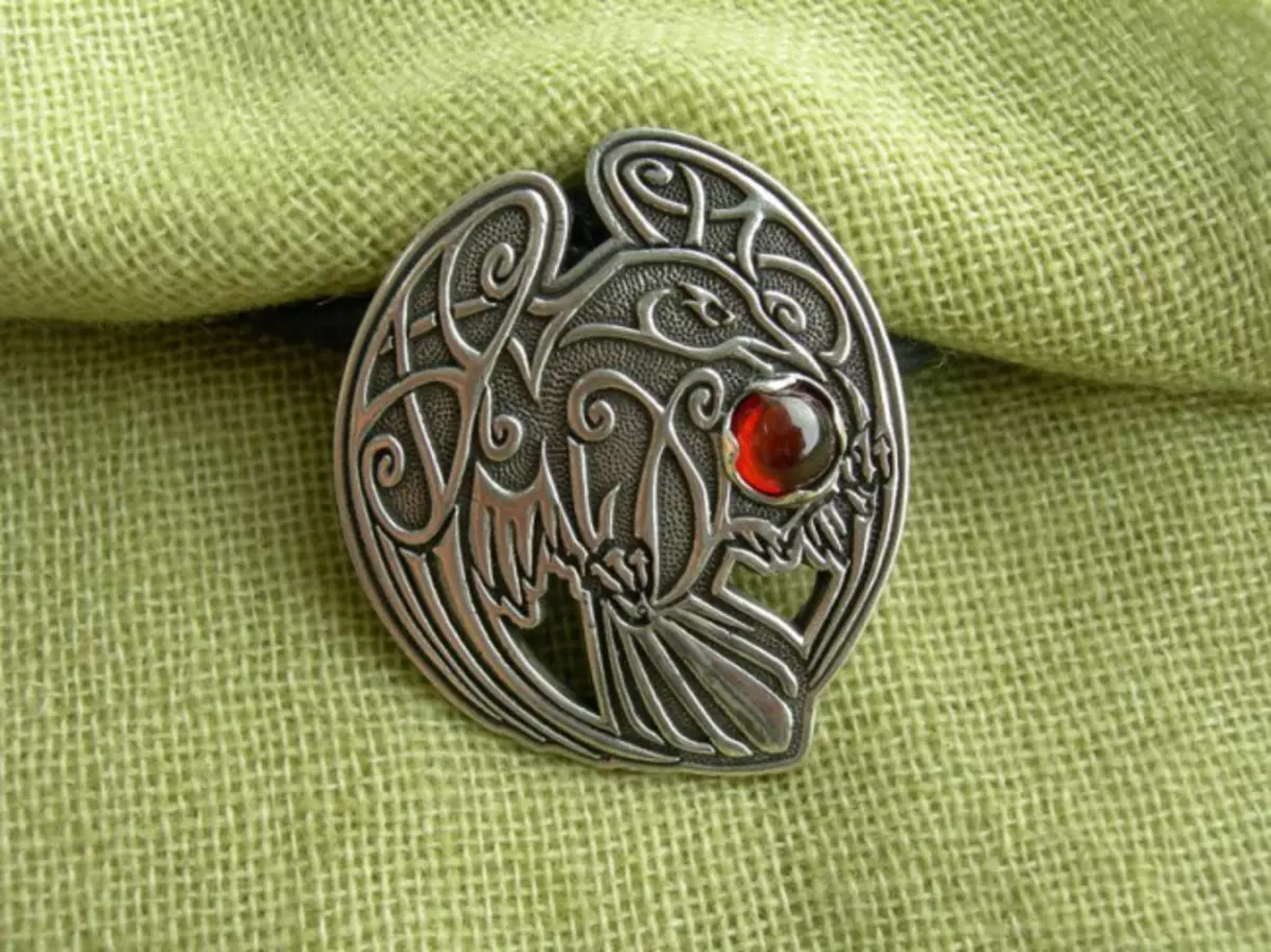 Slavic prstena (77 slike): Character prstena sa simbolima drevnih Slovena i runa, ženski Wicker modeli 3095_24