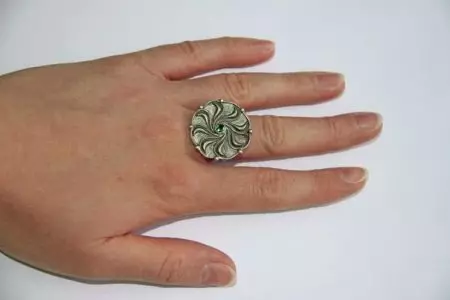 Slawiese ringe (77 foto's): Character ringe met simbole van die antieke Slawiërs en runen, vroulike tone modelle 3095_34