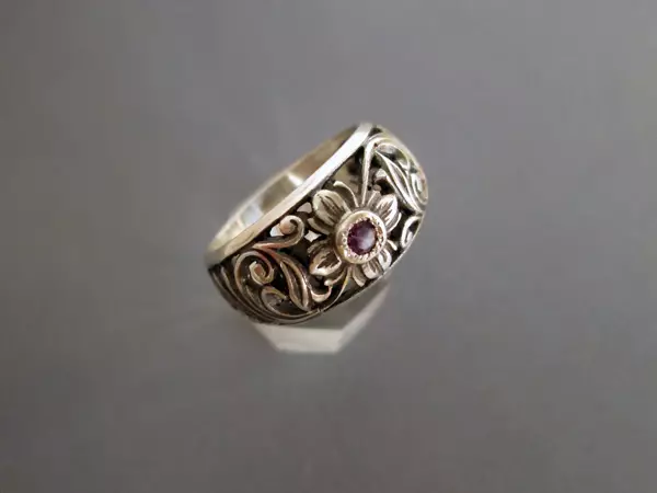 Славянски пръстени (77 снимки): знаци пръстени със символи на древни славяни и руни, женски плетени модели 3095_75
