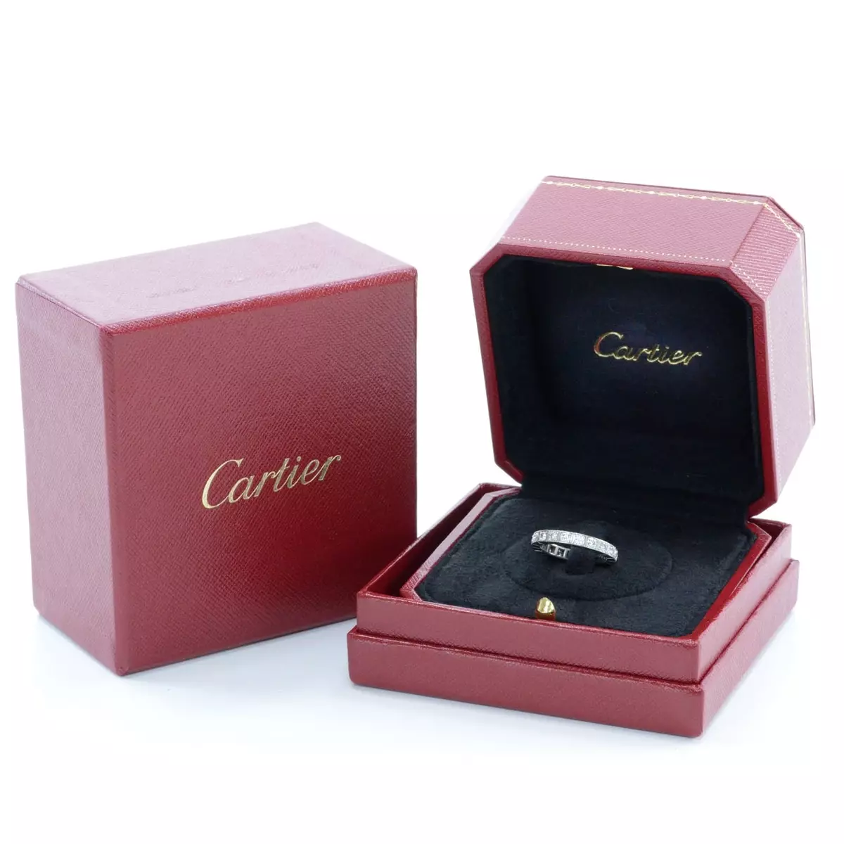 ሪንግ Cartier (115 ፎቶዎች): ታዋቂ ሥላሴ ሞዴሎች, የጥፍር, ፍቅር, ዋጋ የጌጣጌጥ ታሪክ እና ክለሳ 3102_78