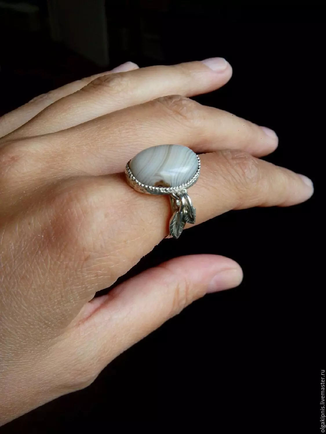 Ring with agate (61 Photos): Modelên jinan bi reş, kesk, spî, pink û bi agirê moss 3104_9