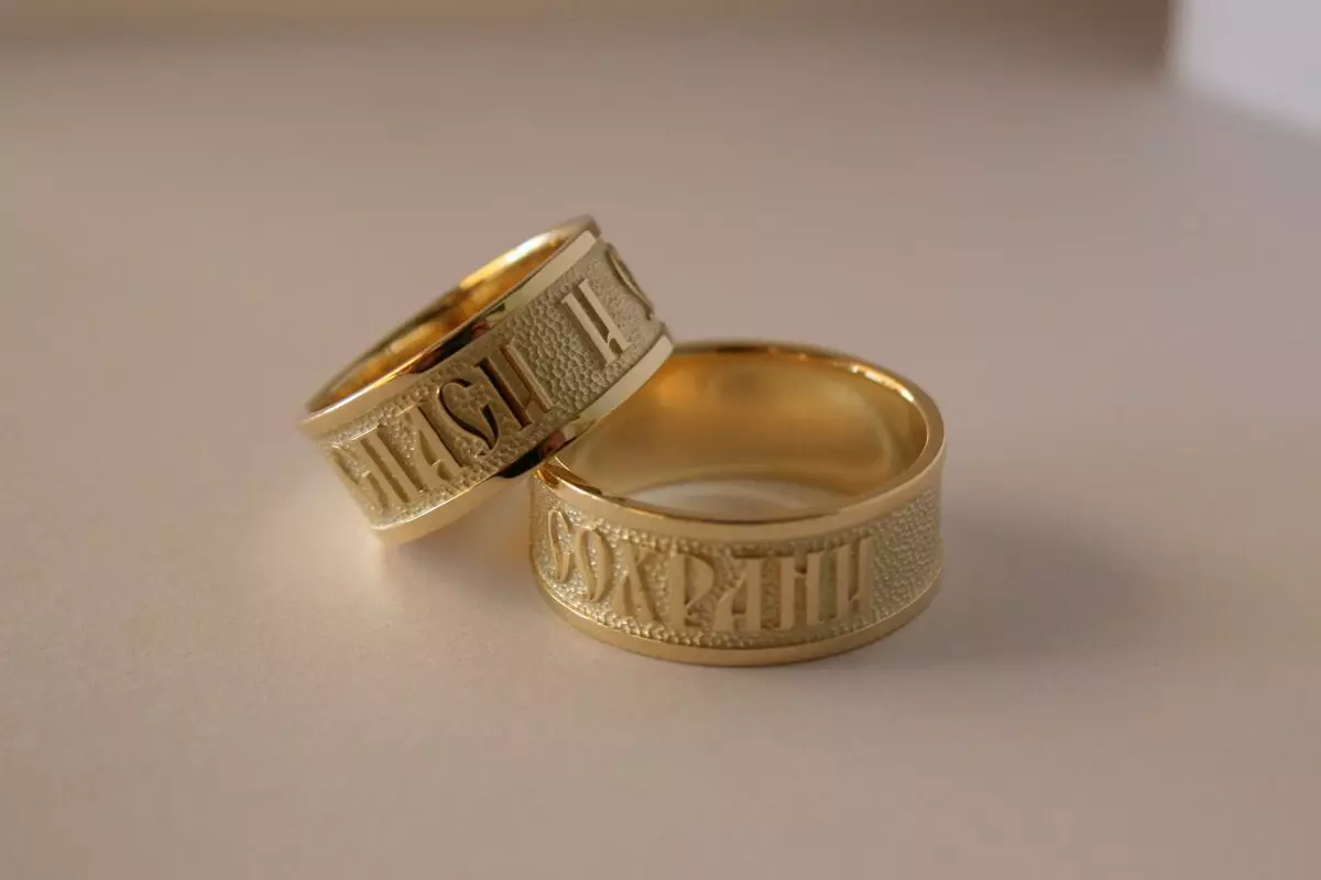 金色女士戒指保存和保存（73張照片）：來自醫療和其他金，教堂的型號 3106_14