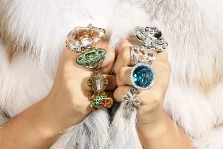 Широки прстени од сребро (74 фотографии): златни и сребрени модели, женски прстени без камења и инсерти 3109_61