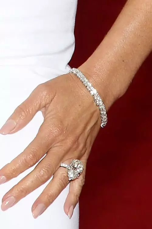 Прстен (147 фотографии): убави женски прстени, модерен накит за девојка 2021 3111_145