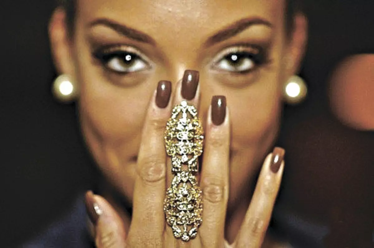 Δαχτυλίδι (147 φωτογραφίες): Όμορφα θηλυκά δαχτυλίδια, μοντέρνα κοσμήματα για κορίτσι 2021 3111_48