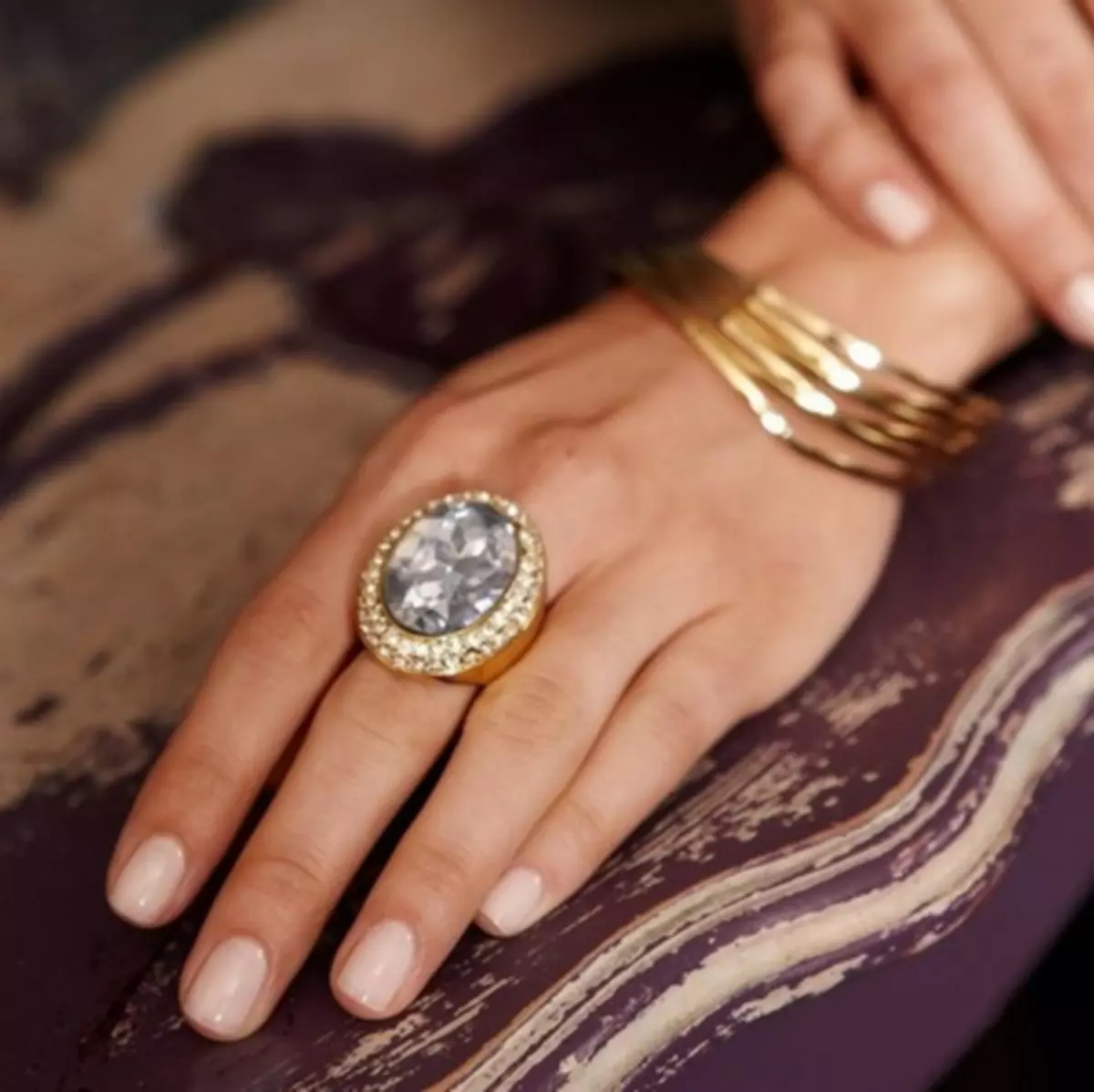 Cincin (147 Foto): cincin wanita ayu, perhiasan modis kanggo bocah wadon 2021 3111_54