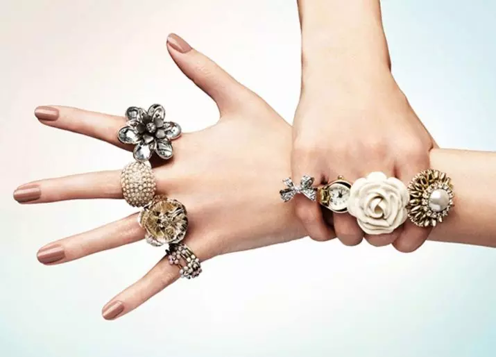 Ring (147 Bilder): Vakre kvinnelige ringer, fasjonable smykker for jente 2021 3111_56