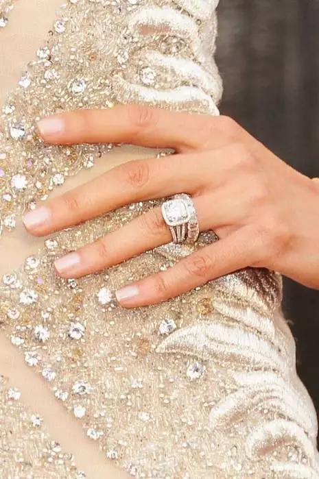 Cincin (147 Foto): cincin wanita ayu, perhiasan modis kanggo bocah wadon 2021 3111_70