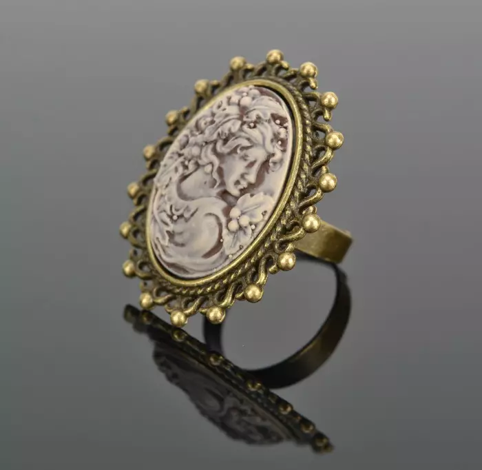 Anello (147 foto): Belle femmina anelli, gioielli alla moda per la ragazza 2021 3111_95