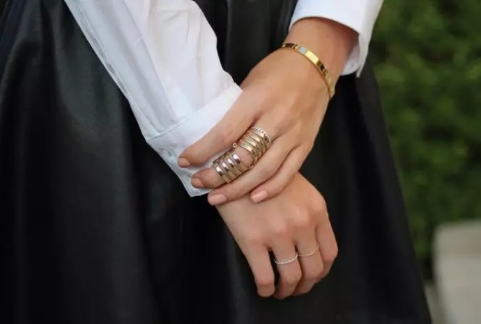 Ring (147 foto's): Mooie vrouwelijke ringen, modieuze sieraden voor meisje 2021 3111_98