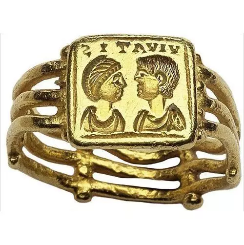 Perhiasan: Cincin Wanita Bergaya (94 Foto): Perkahwinan, Besar, Dengan Batu, Menyambung Besar 3113_10