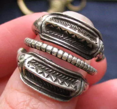 Nakit: Moderan ženski Rings (94 slike): vjenčanja, Veliki, kamenjem, velikim povezivanje 3113_12