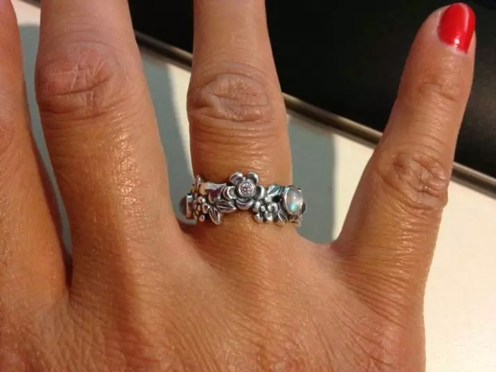 Prstene Pandora (74 fotografií): Designer set krúžkov, recenzií o modeloch-talizmans na ruke 3114_46