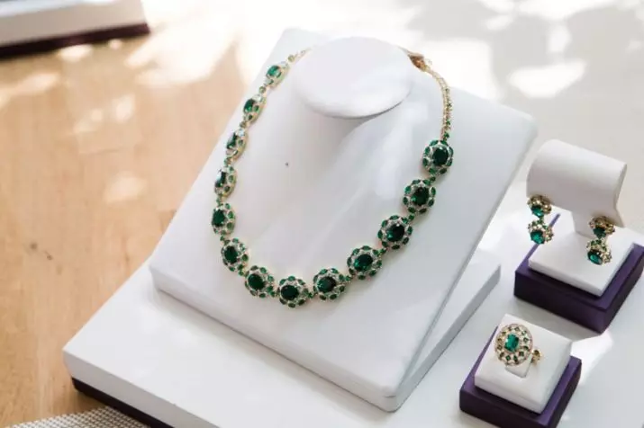 Emerald ilə Ring (94 şəkil): Qadın Qızıl və Gümüş üzük, Silver Sırğa 3115_80