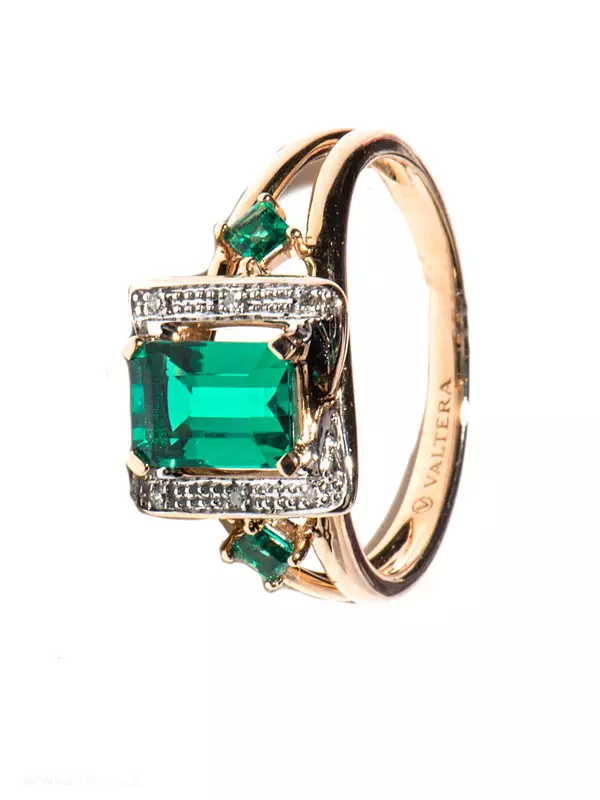 Emerald ilə Ring (94 şəkil): Qadın Qızıl və Gümüş üzük, Silver Sırğa 3115_81
