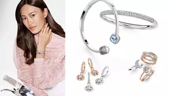 Δαχτυλίδια Swarovski (42 φωτογραφίες): Μοντέλα με κρύσταλλα και στρας, Fullfingers και σύνολα με σκουλαρίκια 3117_42