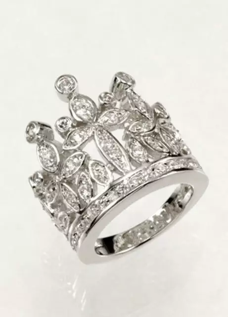 Prsten v podobě korunce (88 fotografií): Jak nosit ženské zlato a stříbrné modely ve tvaru koruny, kterou znamenají 3120_41