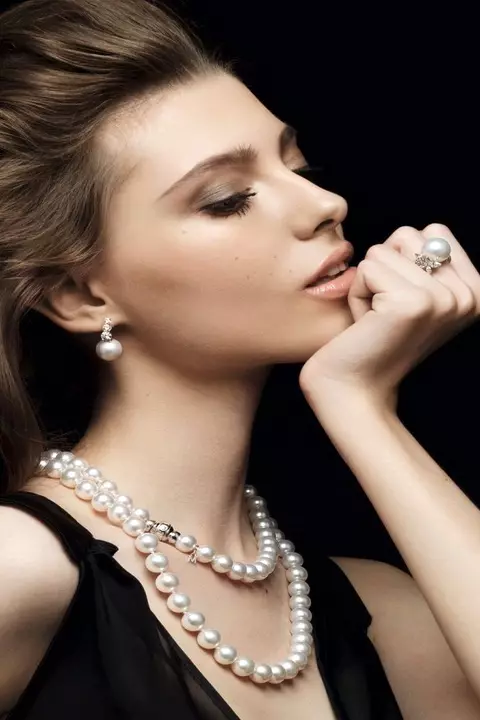 Бело златен прстен со дијамант (91 фотографии): модели со црн камен и сафир, со брилијантен плач 3121_3