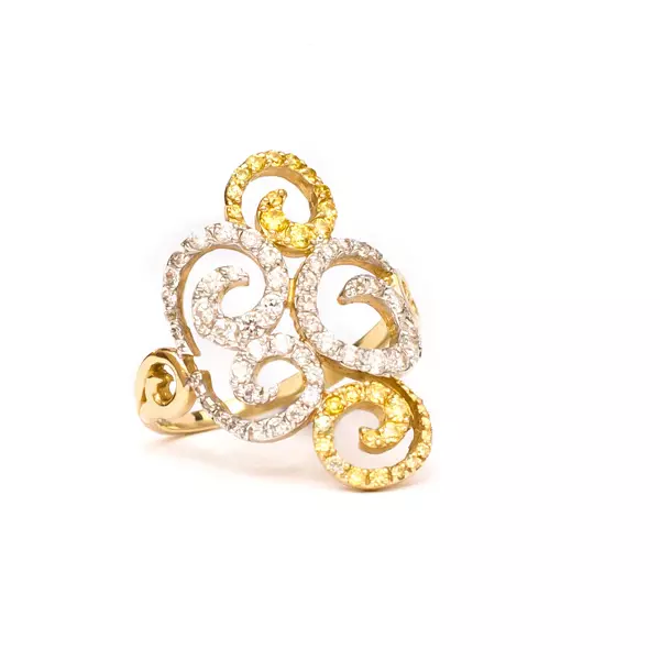 Cincin Emas dengan Diamond (121 Foto): Model yang diperbuat daripada emas kuning dengan nilam, dengan zamrud dan dengan berlian hitam 3128_73