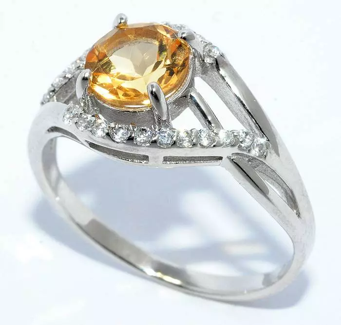 Tsitrin gyűrű (49 fotók): Női modellek kezeletlen és sárga kővel 3133_11
