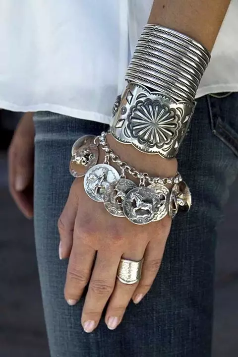 Stříbrný kroužek (121 fotek): Silver Stříbrné modely bez vložek, prsteny s ametystem a karnelianem 3137_103