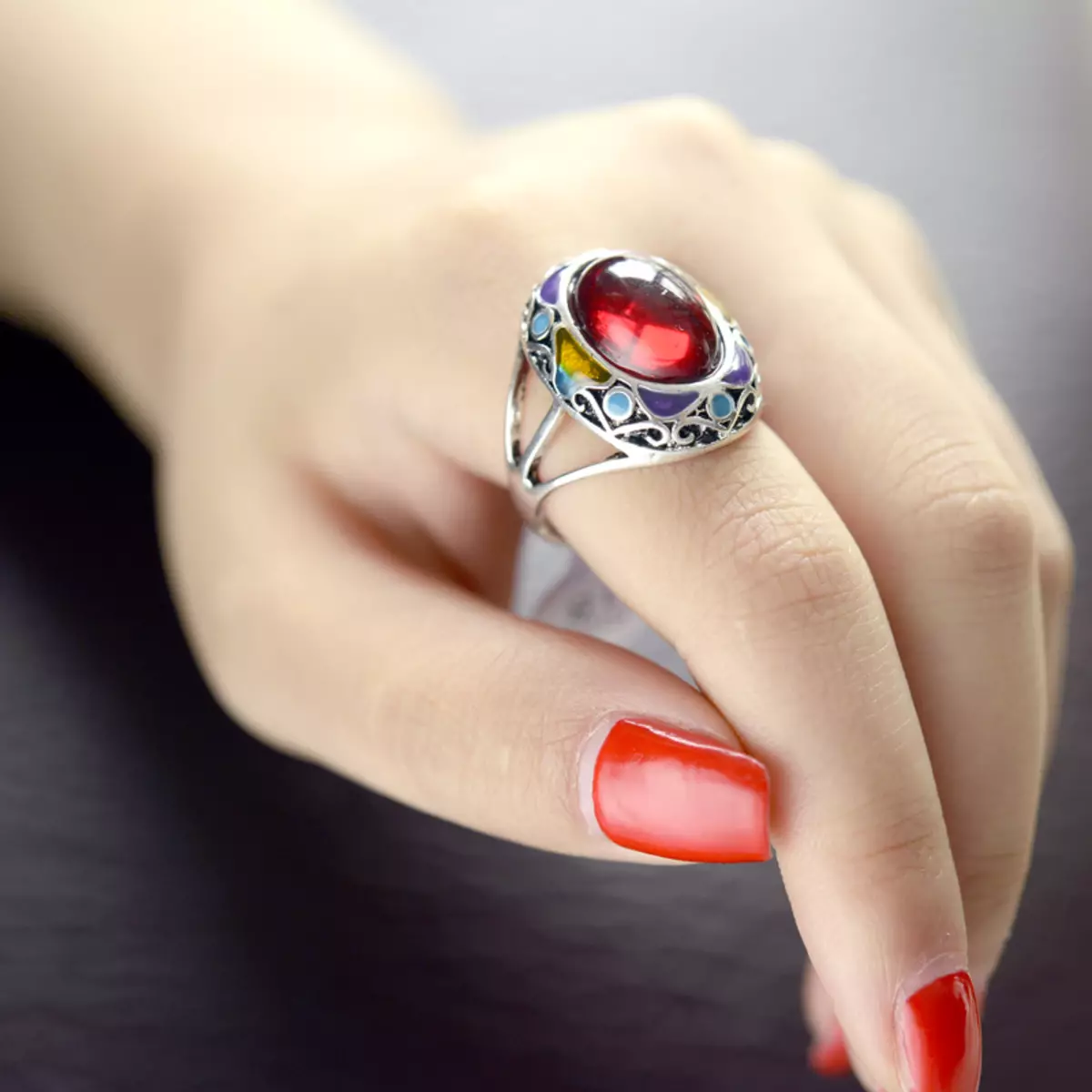 Перстень женский с камнем