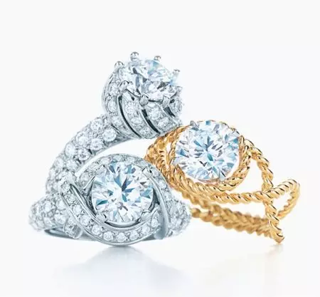 Seil ring mei in diamant (88 foto's): modellen mei swarte diamant foar belutsenens fan platina en goud, út Tiffany 3144_35