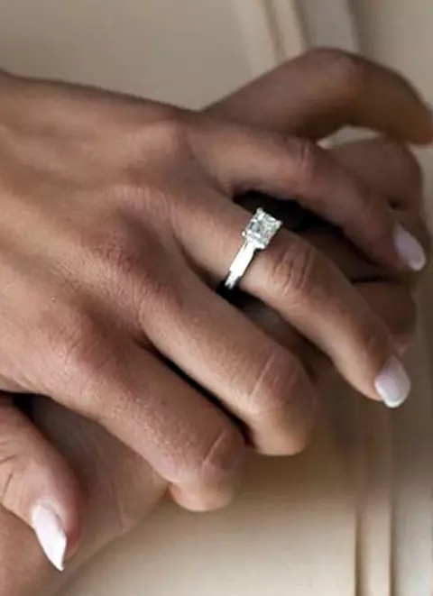 Ringing Ring with a Diamond (88 wêneyên): Modelên bi dirûvê reş ji bo tevlêbûna ji Platinum û zêr, ji Tiffany 3144_64