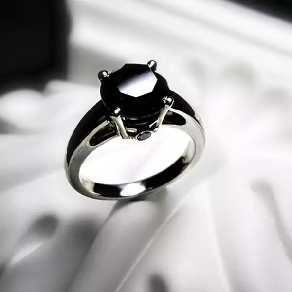 Ringing Ring with a Diamond (88 wêneyên): Modelên bi dirûvê reş ji bo tevlêbûna ji Platinum û zêr, ji Tiffany 3144_79