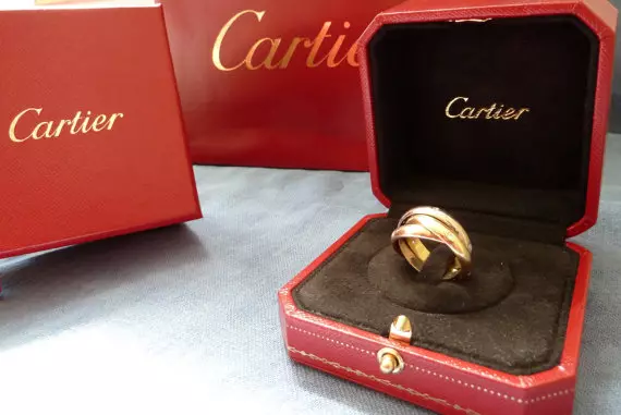 Anello di Trinità (54 foto): anello triplo Cartier, le sue caratteristiche e la sua storia 3145_21