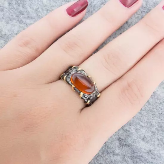 Ring with Amber (60 Fotók): ezüstben és aranyban, gyönyörű, szilárd gyűrű zöld borostyán és többszínű, Carnelian 3146_11