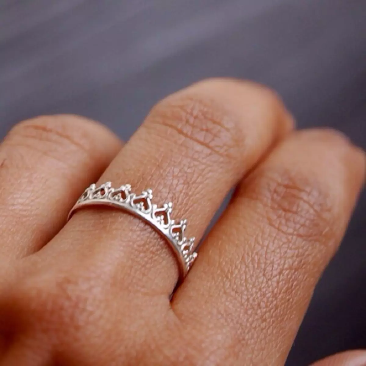 Венчални прстени во форма на круна (43 фотографии): Како да изберете пар и други модели во облик на круна 3153_11