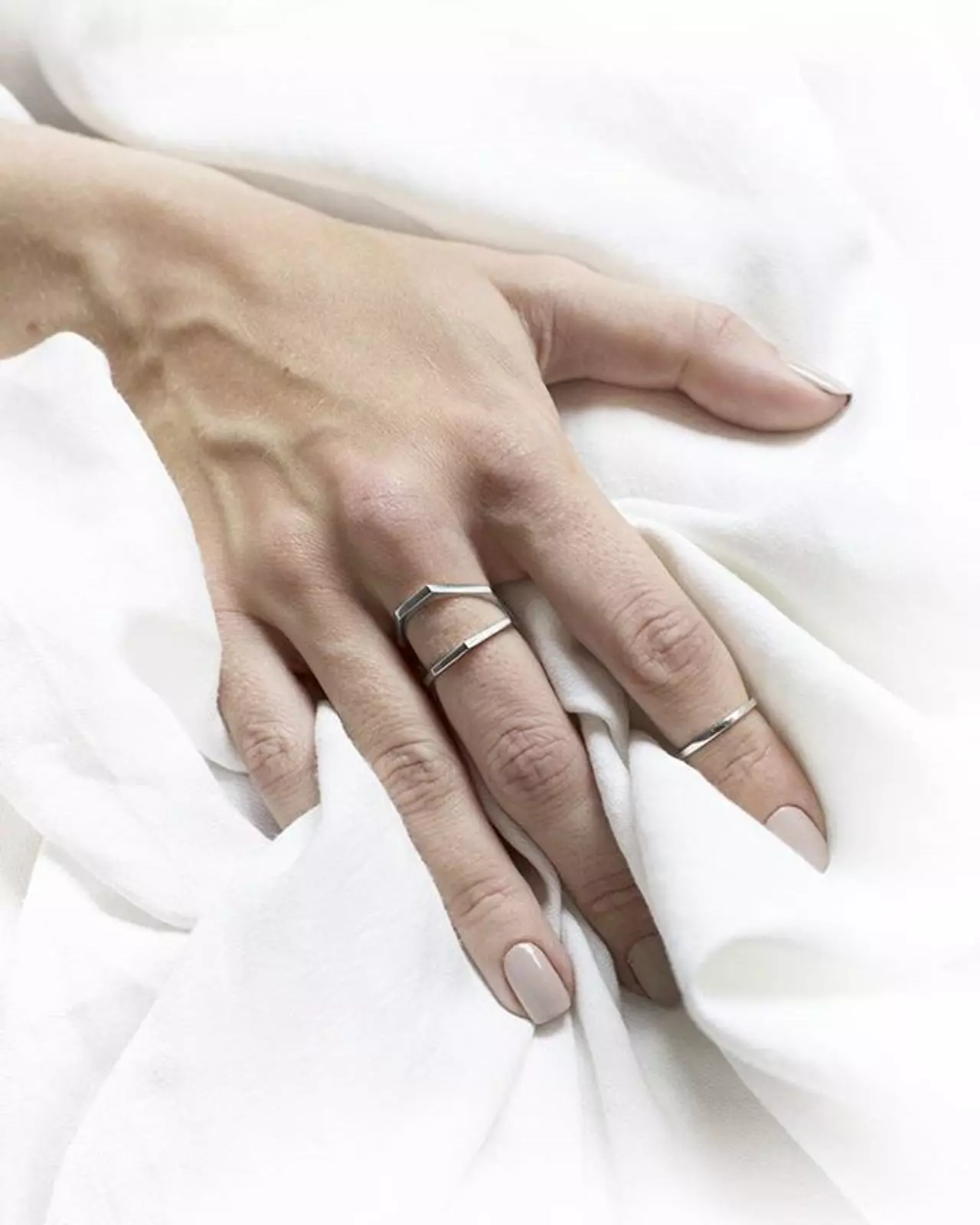 雙環（77張照片）：一個手指和兩個的有趣型號，帶鍊子的戒指 3158_37
