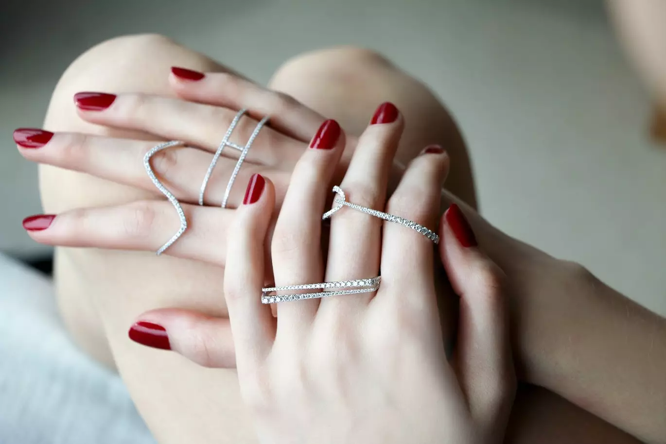 Dobbelt Ring (77 Billeder): Interessante modeller til en finger og to, ring med en kæde 3158_42