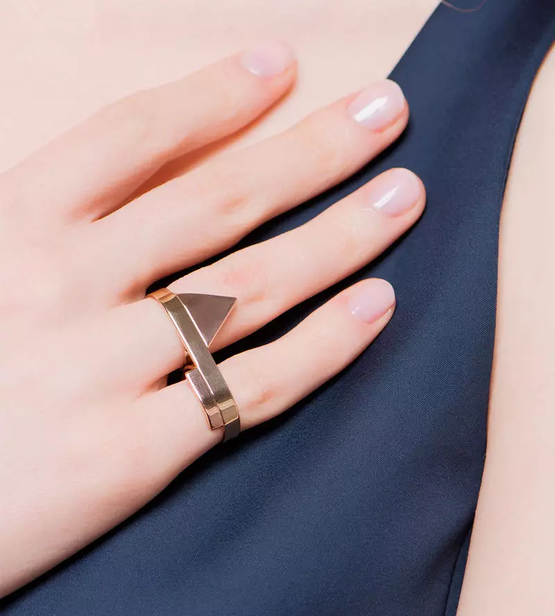 Dobbelt Ring (77 Billeder): Interessante modeller til en finger og to, ring med en kæde 3158_44