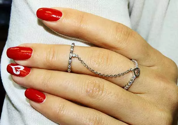 Double Ring (77 bilder): Interessante modeller for en finger og to, ring med en kjede 3158_63