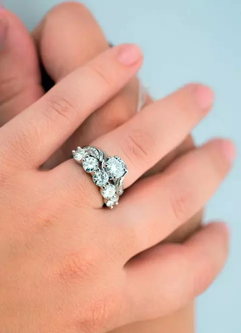 Sadržaj prstenovi (121 fotografije): ukrasi za prevrtanje iz Tiffany, koji će biti angažman prsten 3159_46