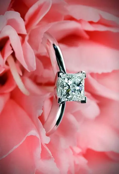 Помолвочние кільця (121 фото): прикраси для заручин від Tiffany, яке повинно бути помолвочноє кільце 3159_75