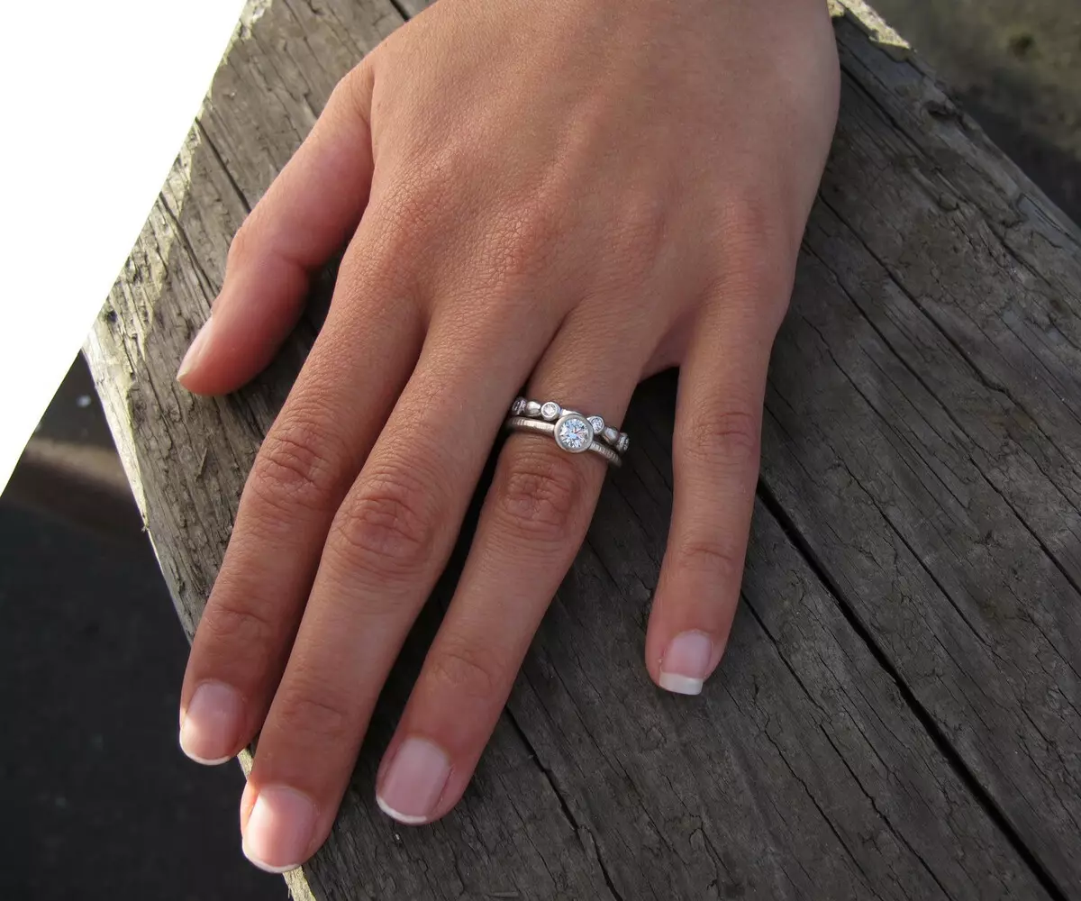 Содржина прстени (121 фотографии): украси за превртување од Тифани, која ќе биде ангажман прстен 3159_82
