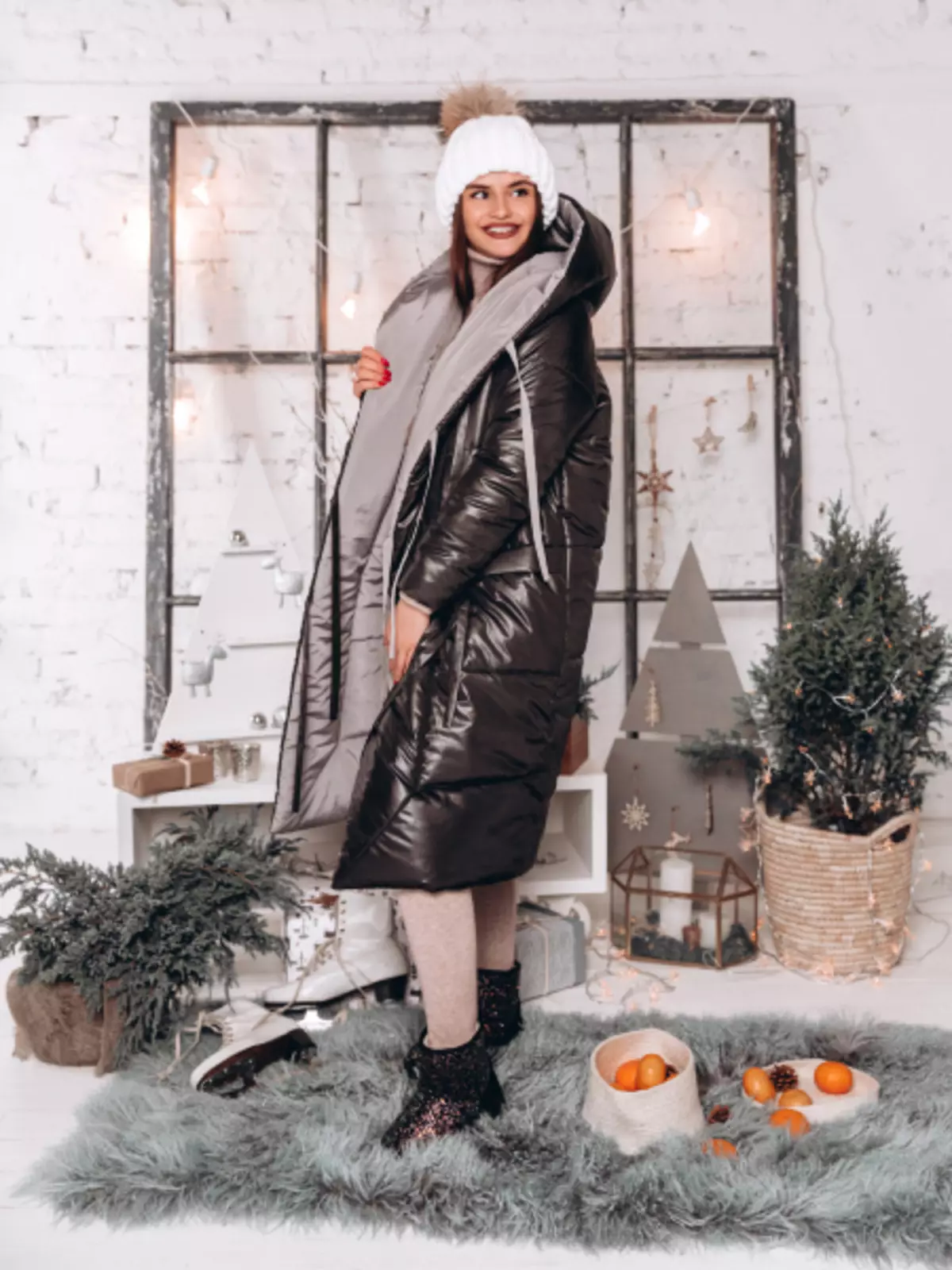 Batanije poshtë (112 foto): mantelet e dimrit të grave dhe xhaketa-batanije me kapuç dhe pa. Cfare te vesh? Modele me stil 315_102