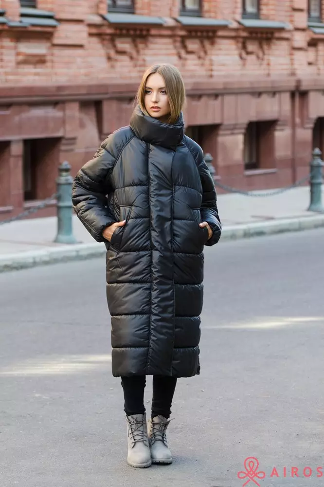 Batanije poshtë (112 foto): mantelet e dimrit të grave dhe xhaketa-batanije me kapuç dhe pa. Cfare te vesh? Modele me stil 315_107