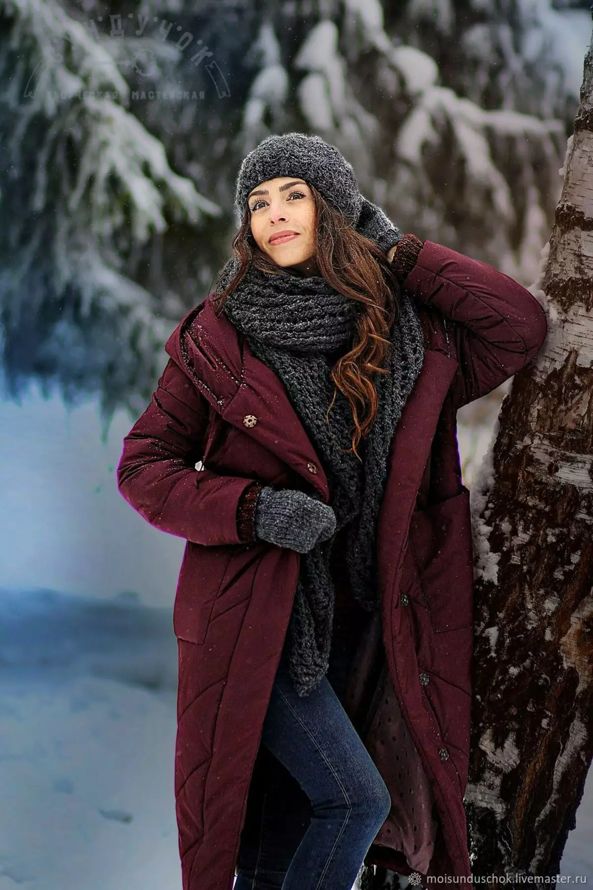 Selimut Down (112 foto): Mantel musim dingin wanita dan jaket-selimut dengan tudung dan tanpa. Apa yang harus dipakai? Model merek bergaya 315_23