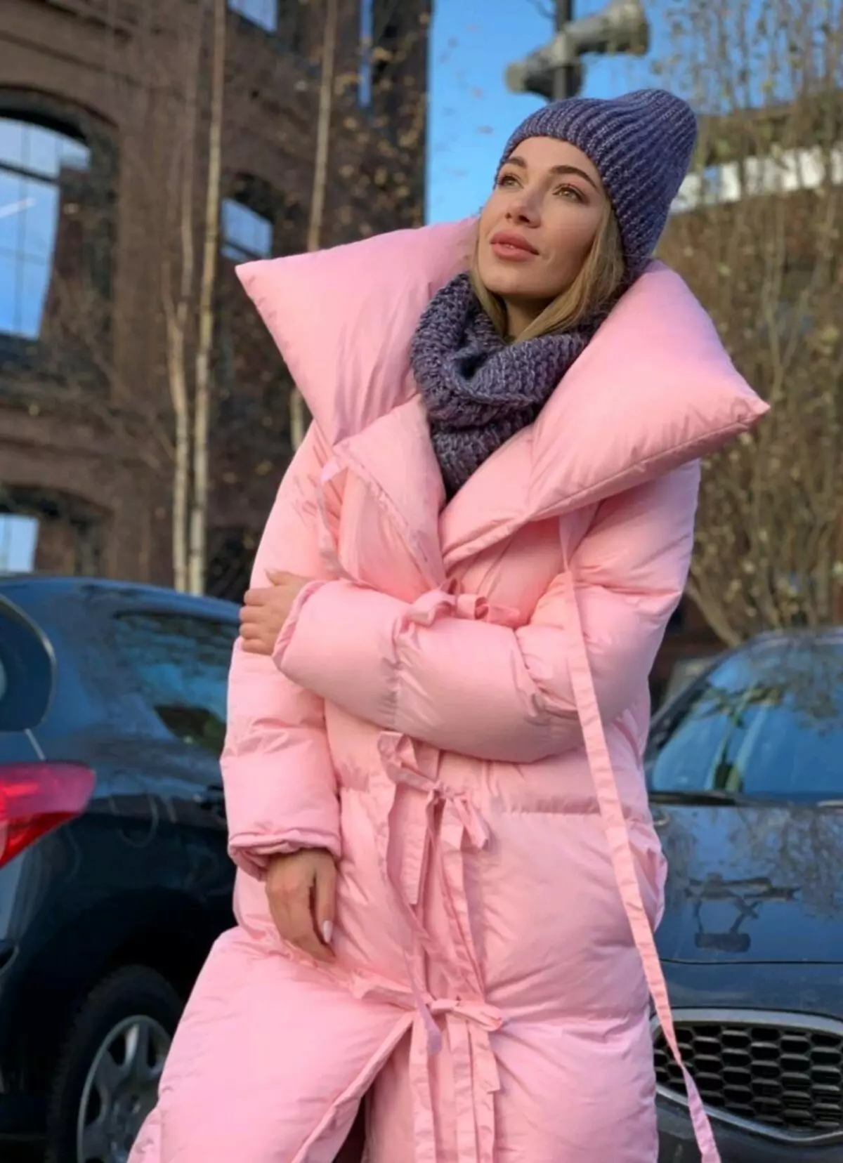 羽毛毯（112张照片）：女式冬季外套和夹克 - 带引擎盖和没有的毯子。穿什么？时尚品牌模型 315_71