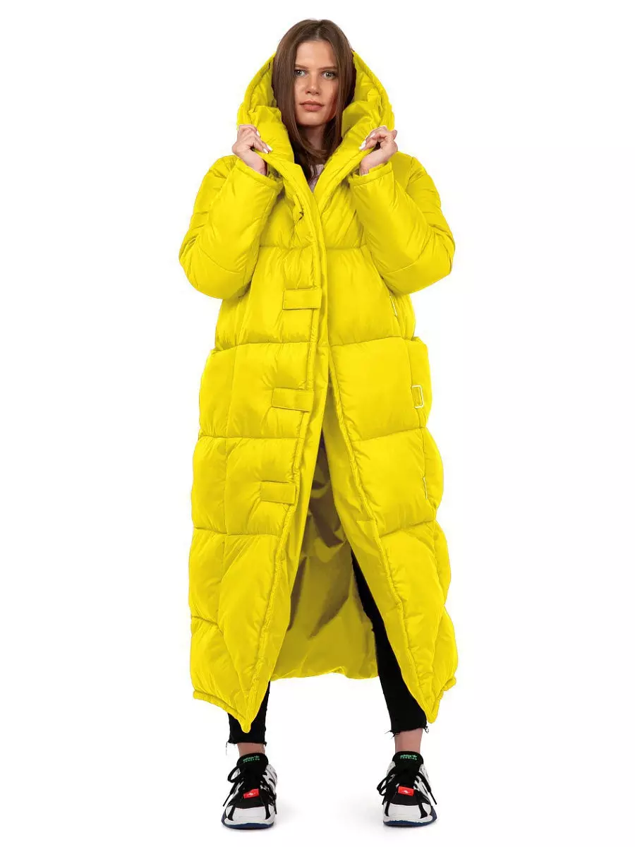 Dolje deke (112 fotografije): Ženski zimski kaputi i jakne-pokrivači s poklopcem i bez. Što odjenuti? Modeli modeli marke 315_78