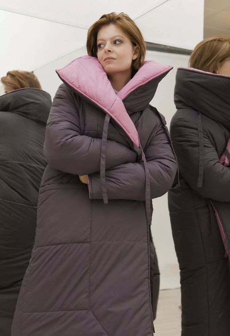 Batanije poshtë (112 foto): mantelet e dimrit të grave dhe xhaketa-batanije me kapuç dhe pa. Cfare te vesh? Modele me stil 315_91